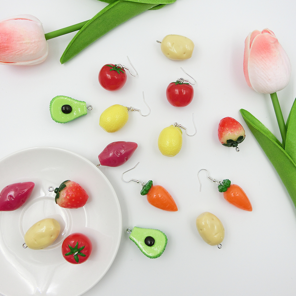 28Pcs Fruit Vegetable Charms 7 Style 3D Resin Charms Dangle Pendants Strawberry Potato Avocado Sweet Tomato Carrot Lemon Pendants with Hole